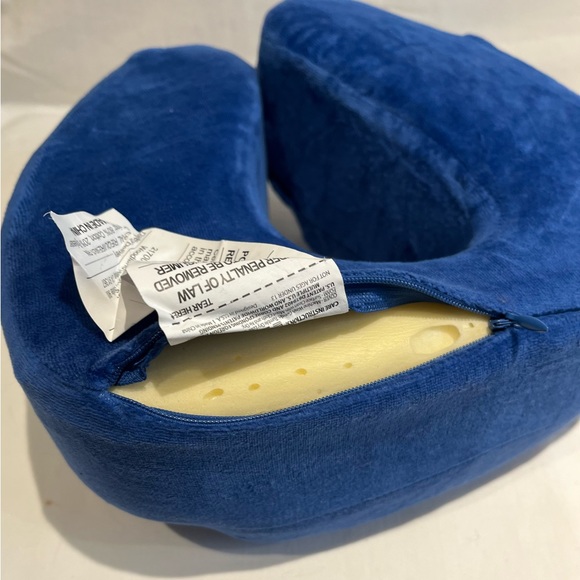 Cabeau Evolution Plus Memory Foam Travel Neck Pillow - Picture 8 of 9